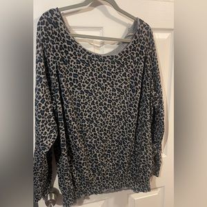 Torrid gray with blue leopard print sweater size 4